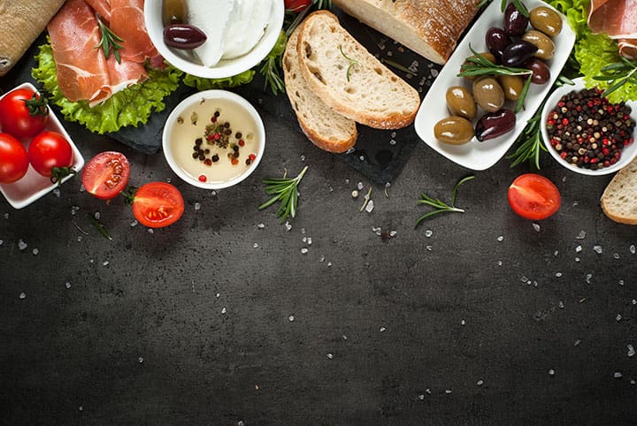 mediterranean diet reduce frailty risk