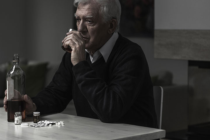 alcohol use disorder risk factor dementia